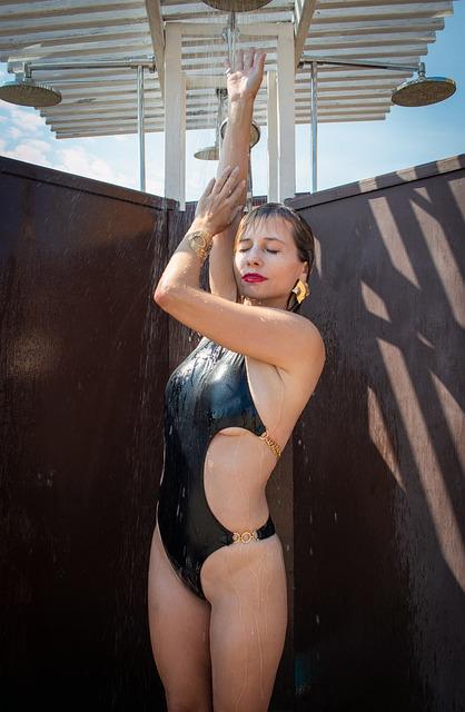 Rinsing with Lukewarm Water to Maintain Wig's Integri