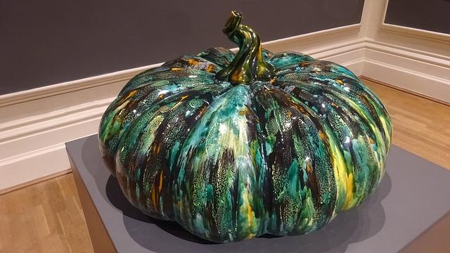 Irish Wool Sweater Care: Washing Tips for Long-Lasting Quality 9 Maintaining Color Vibrancy in Your Irish Wool Sweater