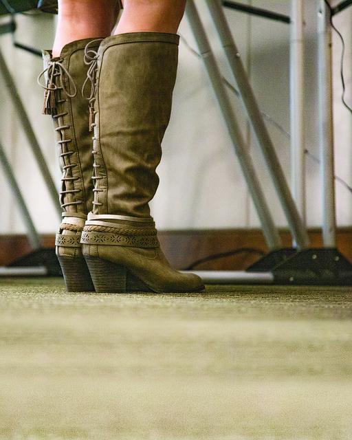 Velvet Shoe Care Tips: How to Clean Velvet Shoes for a Luxurious Look! 8 Tips for Preventing Damage to Velvet Shoes