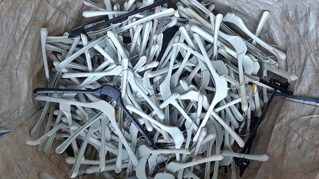 Do Dry Cleaners Take Hangers Back? Learn About Their Recycling Practices! 9 Maximizing the Impact of Hanger Recycling at Dry Cleaners